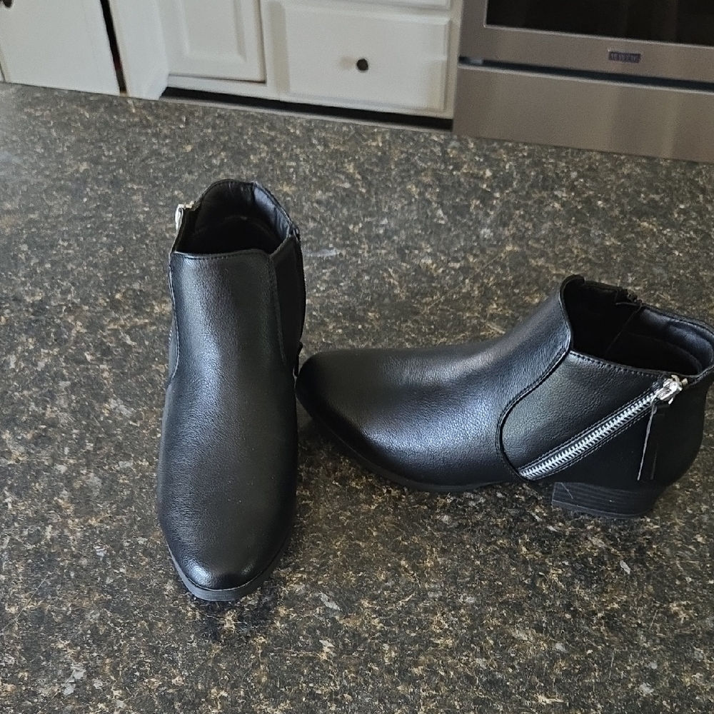 Womens Black Leather Ankle Boots